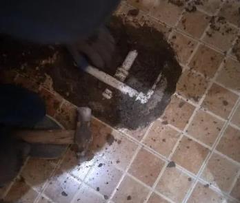 内江卫生间漏水维修公司为您分享下卫生间渗水如何处理及注意事项